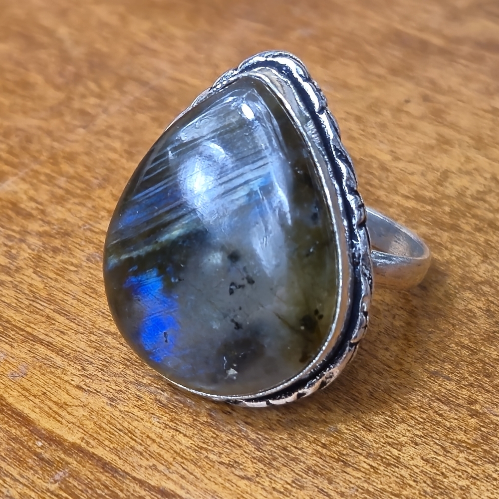 925 Sterling Silver With A Beautiful Labradorite Stone Vintage Ring Size 8 (#5)